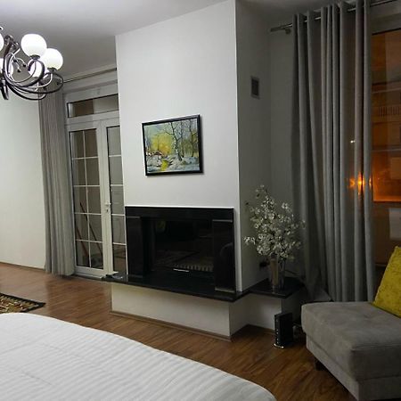 North Star Hostel Shkoder Bagian luar foto