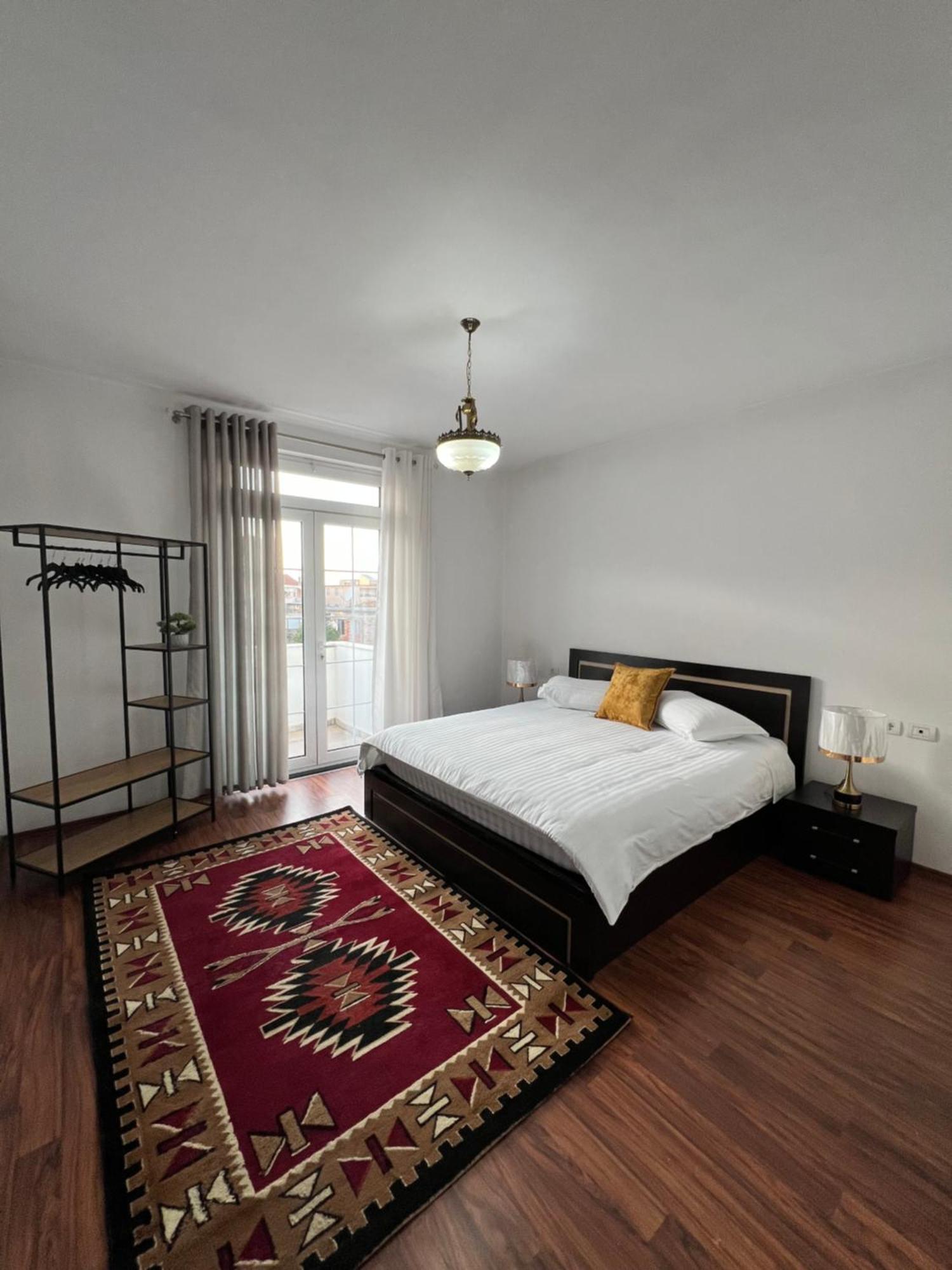 North Star Hostel Shkoder Bagian luar foto