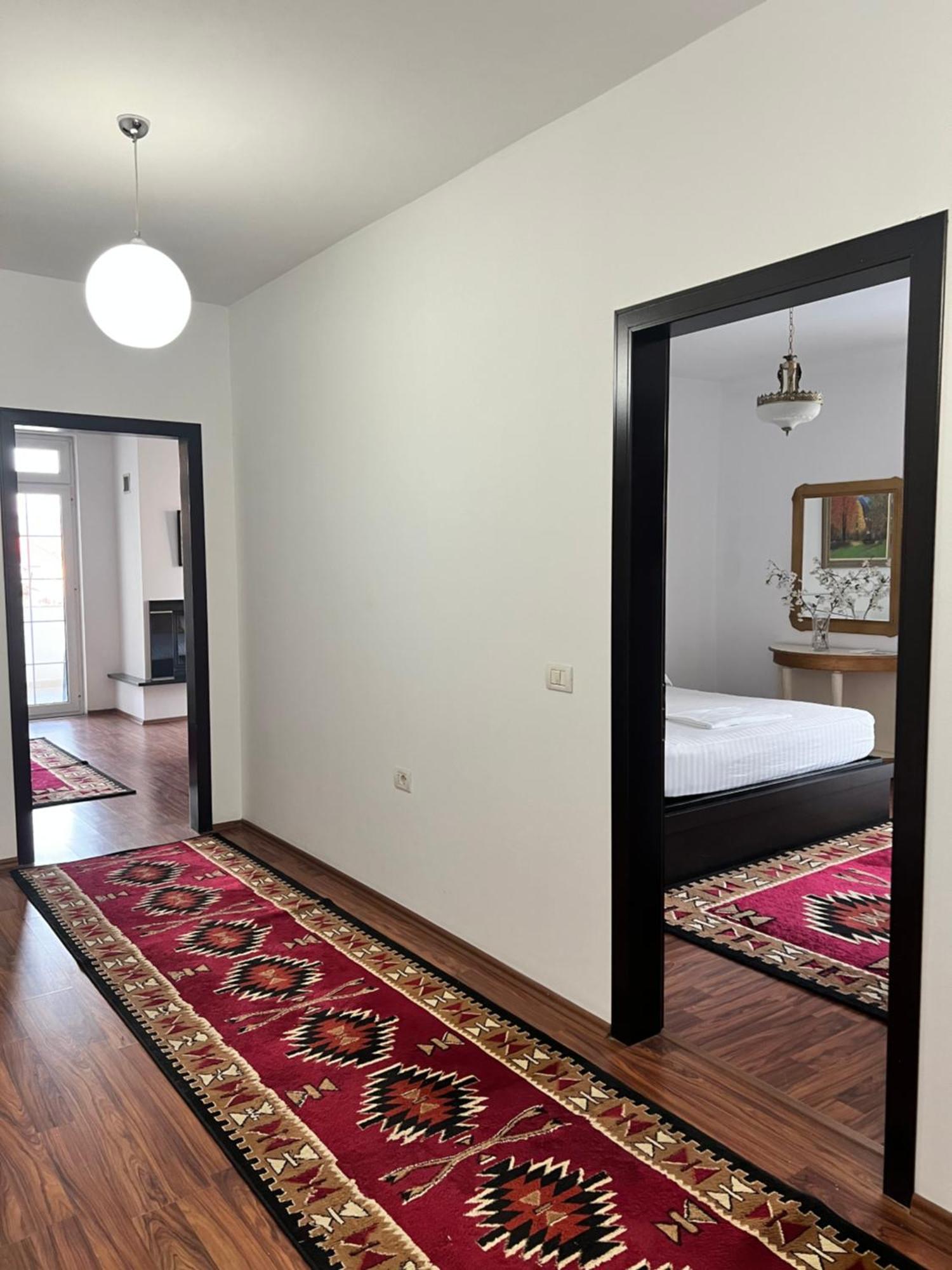 North Star Hostel Shkoder Bagian luar foto