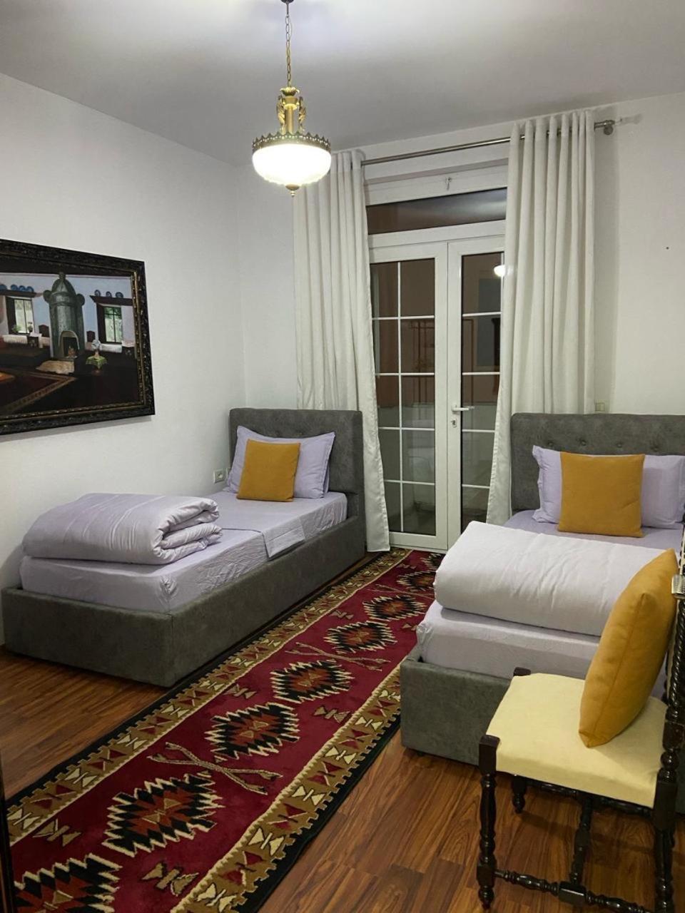 North Star Hostel Shkoder Bagian luar foto