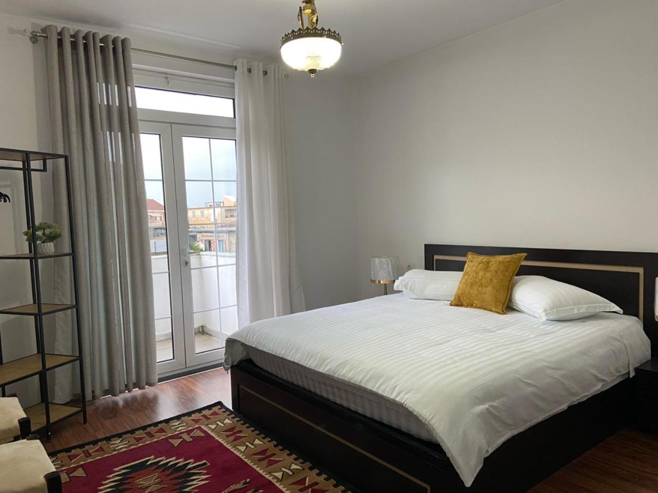 North Star Hostel Shkoder Bagian luar foto
