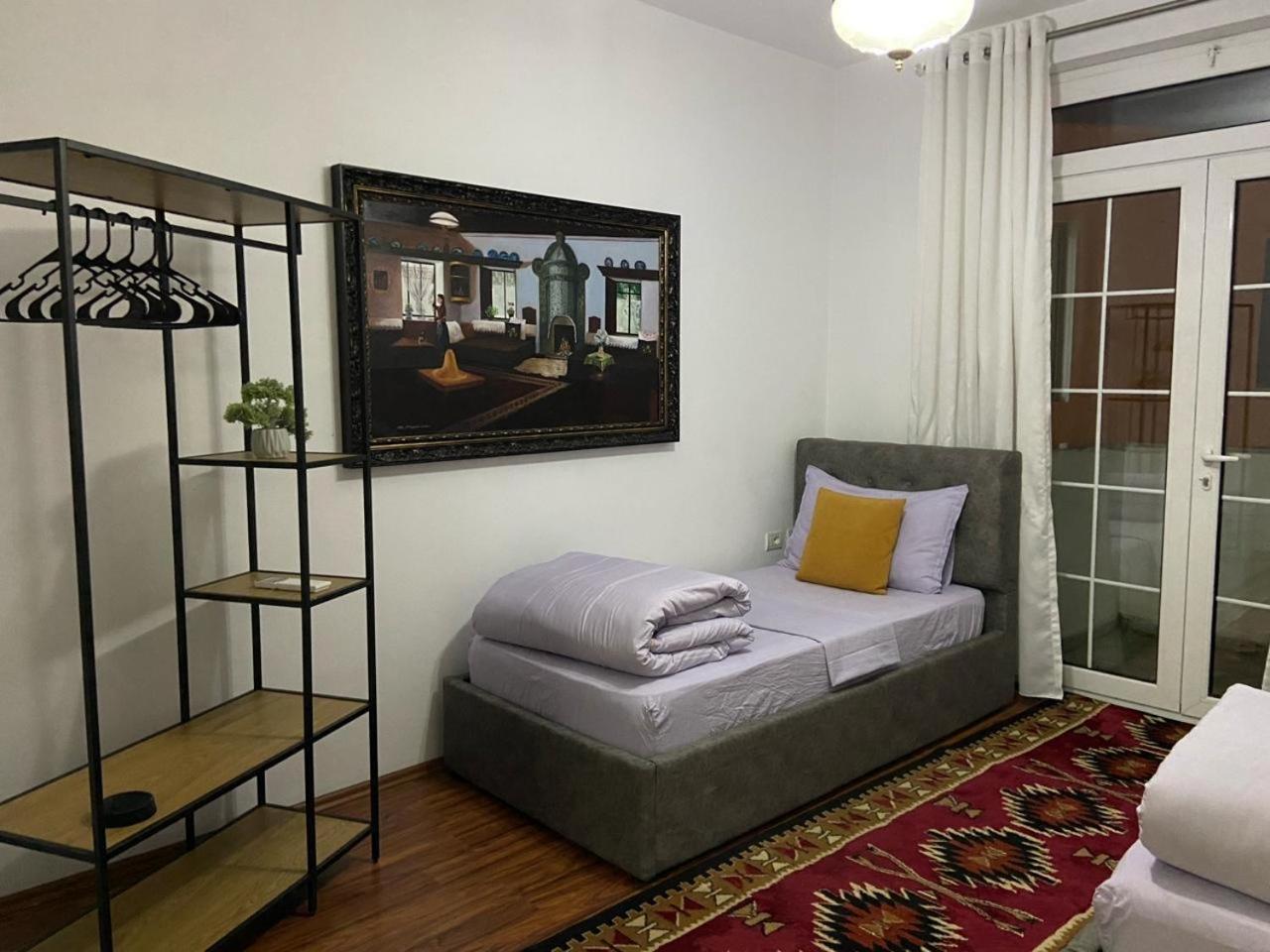 North Star Hostel Shkoder Bagian luar foto