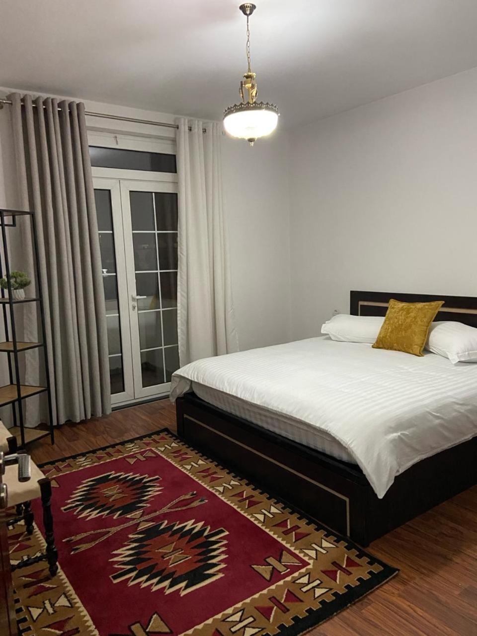 North Star Hostel Shkoder Bagian luar foto