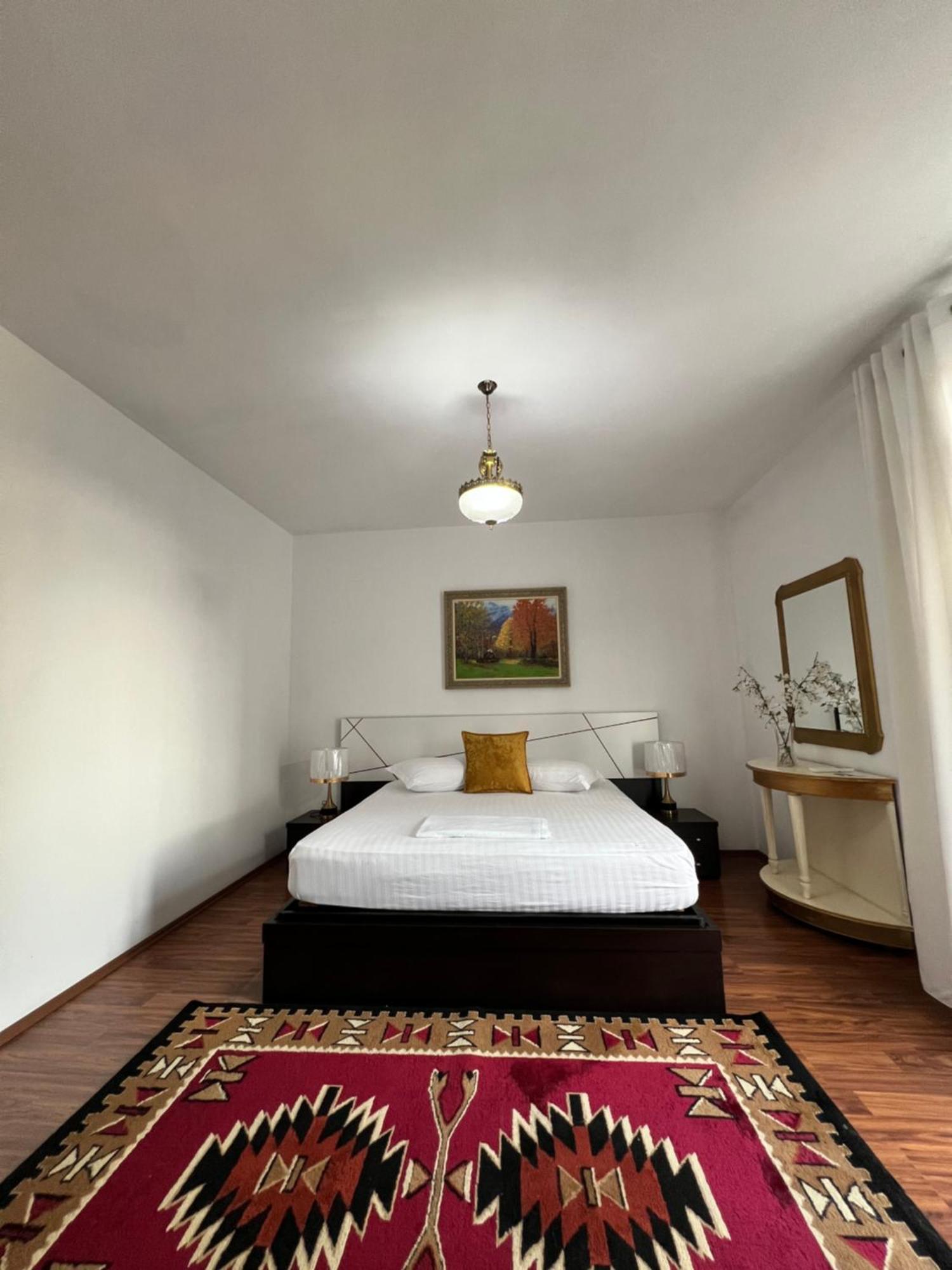 North Star Hostel Shkoder Bagian luar foto