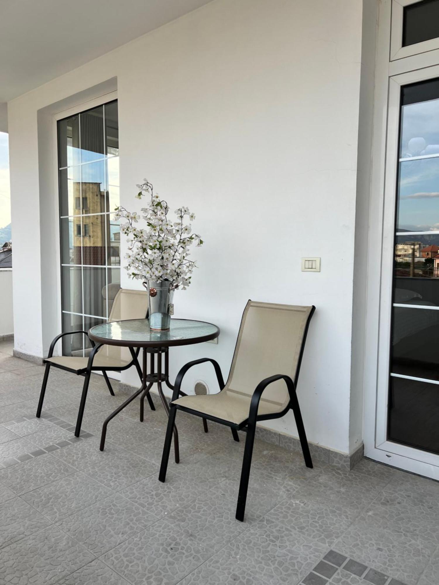 North Star Hostel Shkoder Bagian luar foto