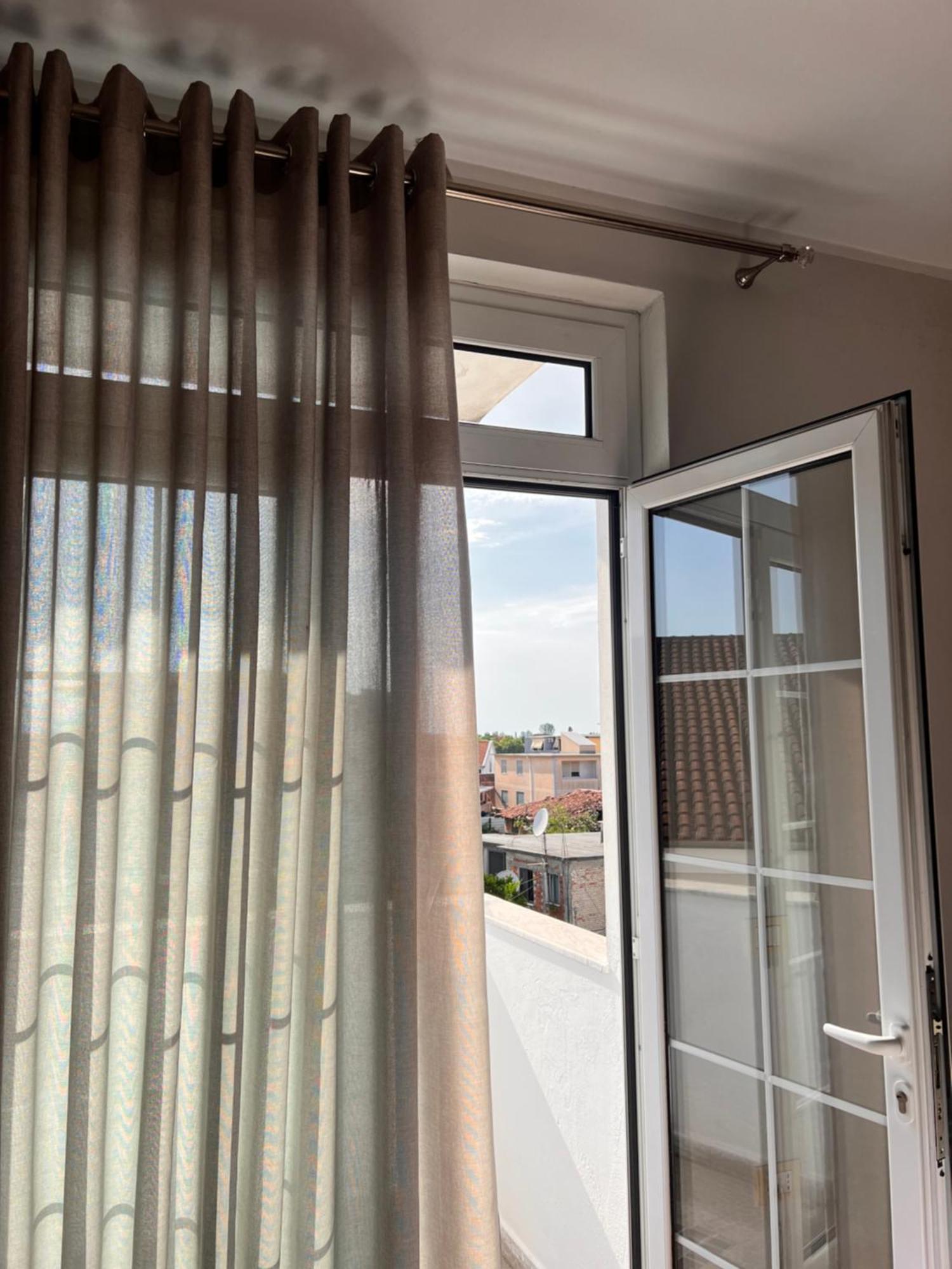 North Star Hostel Shkoder Bagian luar foto