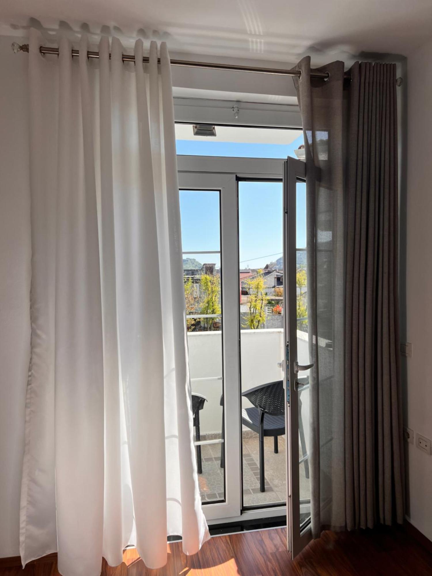 North Star Hostel Shkoder Bagian luar foto